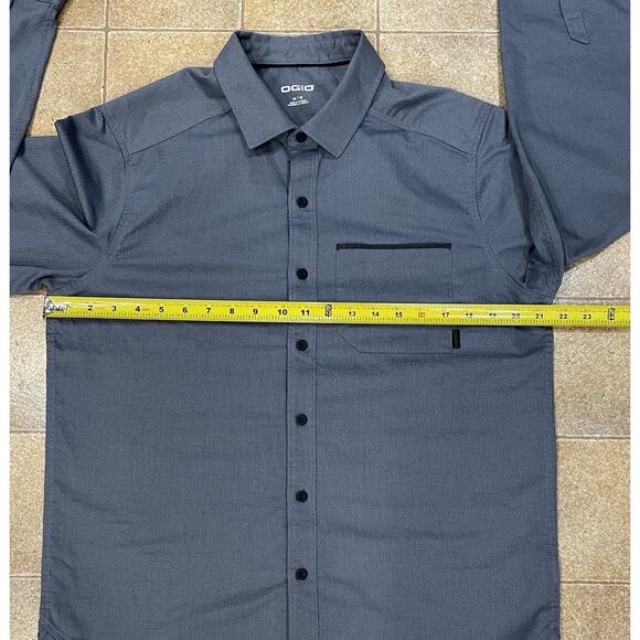 NWOT-OGIO Men’s Button Up Shirt Size Medium Long Sleeve Gray Office Wear - Picture 3 of 12